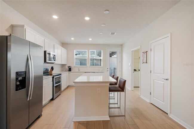 Building Photo - 6938 Reverie Pk Ave