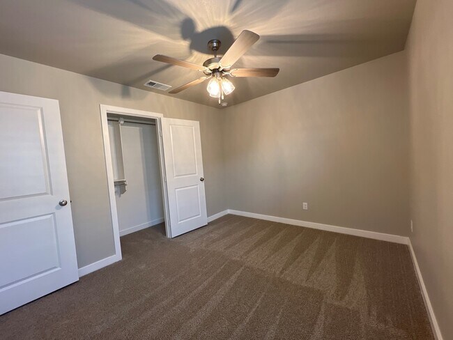 Building Photo - 7108 E County Rd 99 1/2