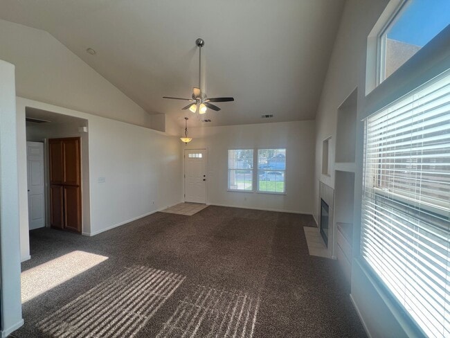 Building Photo - Single story home located in Waterford!