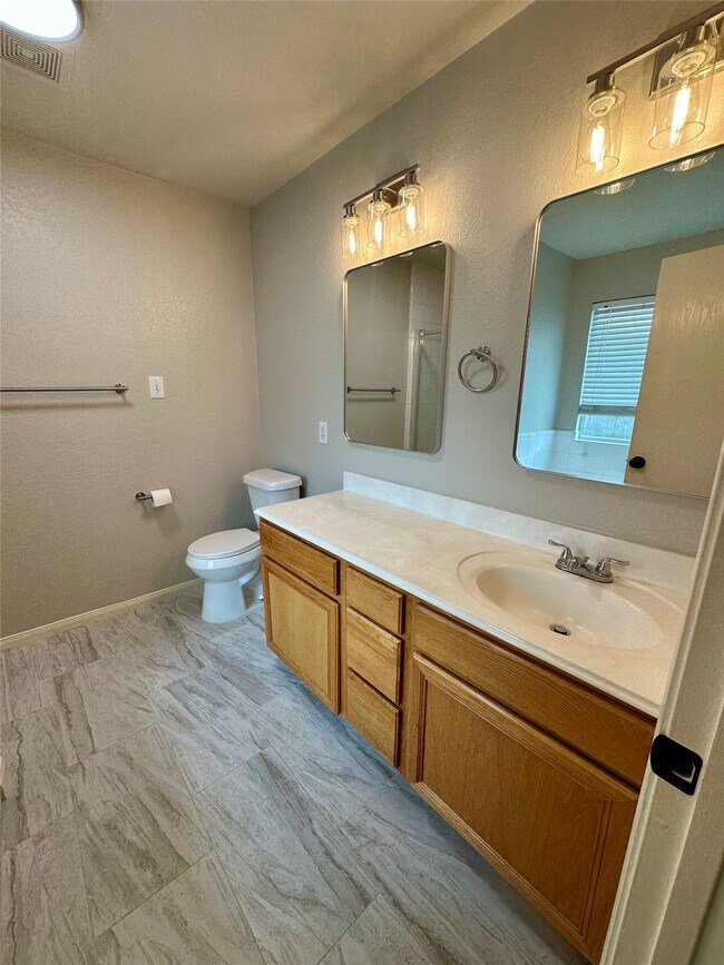 Building Photo - 1039 N Teal Estates Cir