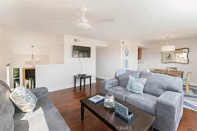 Building Photo - 712 Calle Divino