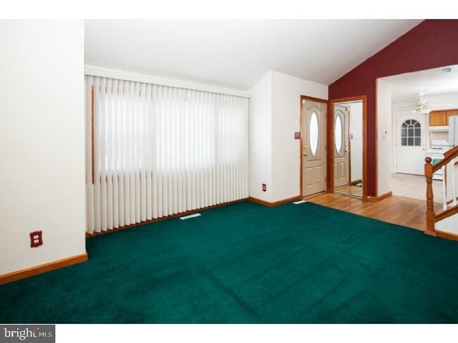 Building Photo - 225 Brennen Dr