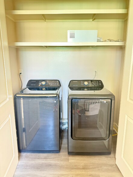 Building Photo - 1908 Marigny St