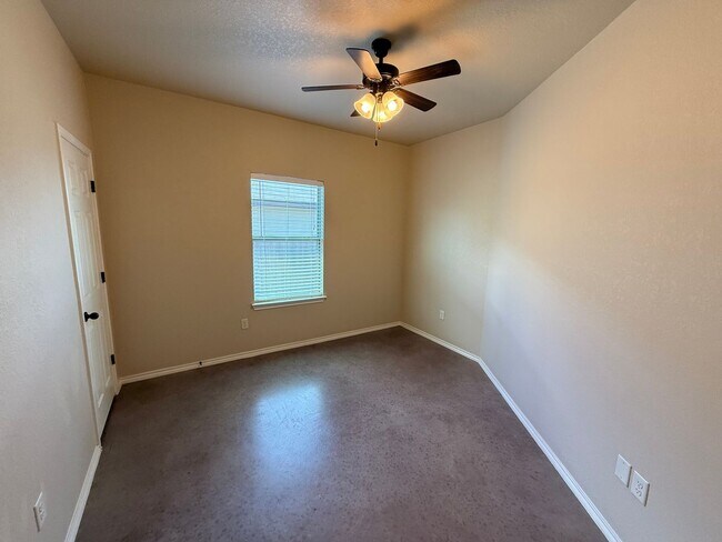 Building Photo - 2530-2532 Pahmeyer Rd