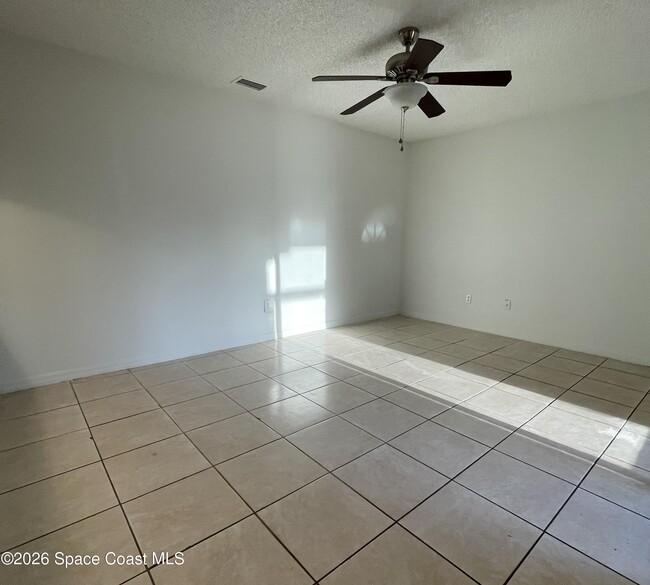Building Photo - 1495 Malibu Cir NE