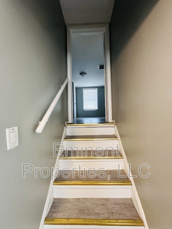 Building Photo - 8357 S Hoyne Ave