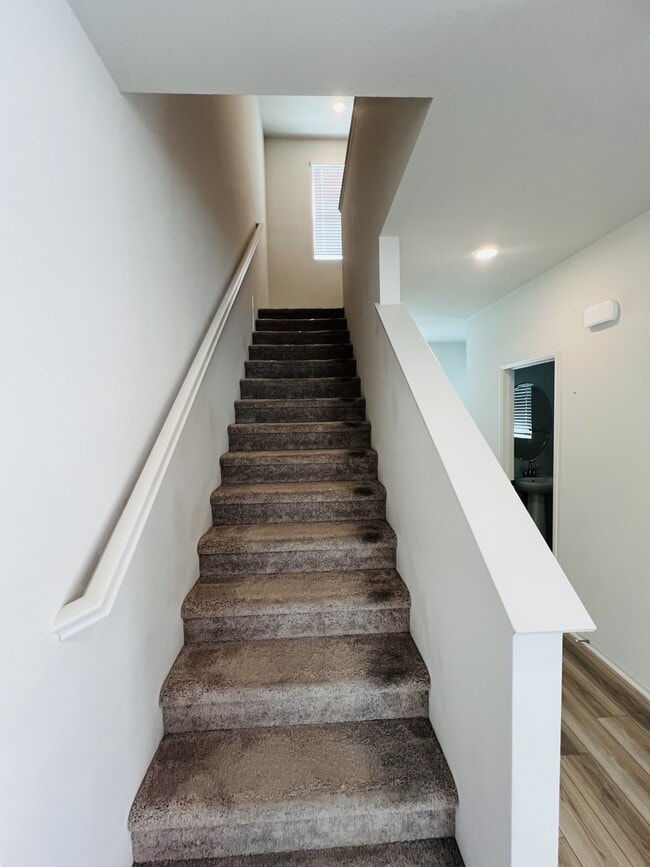 Building Photo - 40383 Birchfield Dr