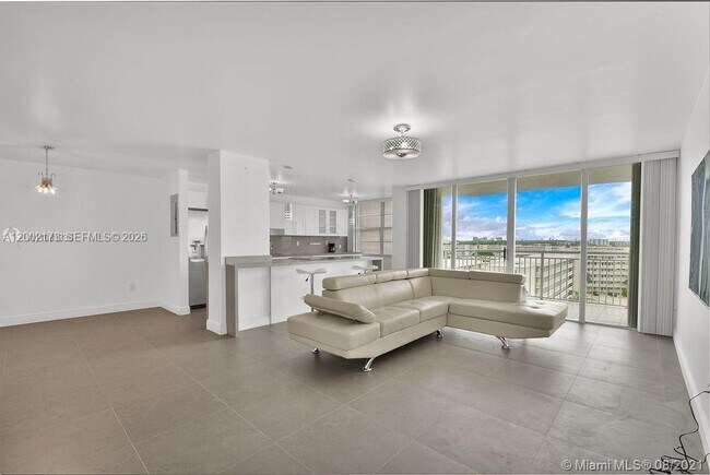 Building Photo - 18041 Biscayne Blvd
