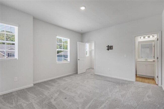 Building Photo - 249 Arwen Dr