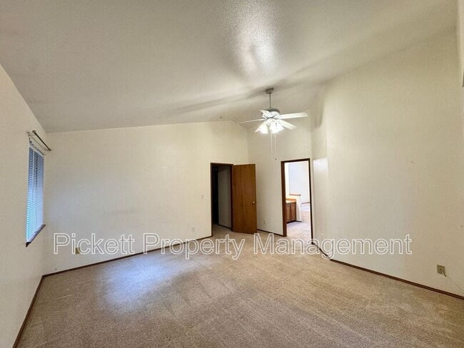 Building Photo - 10738 Jetty Pl NW