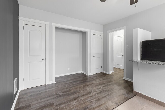 Building Photo - 4555 Malden St