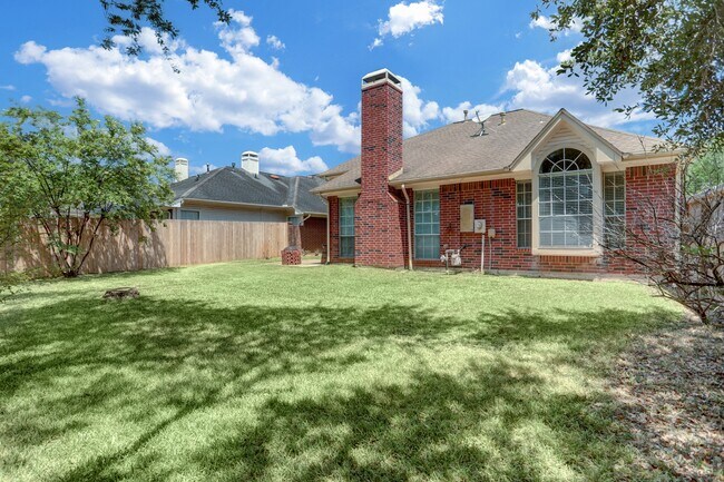 Building Photo - 14019 Lake Trail Dr