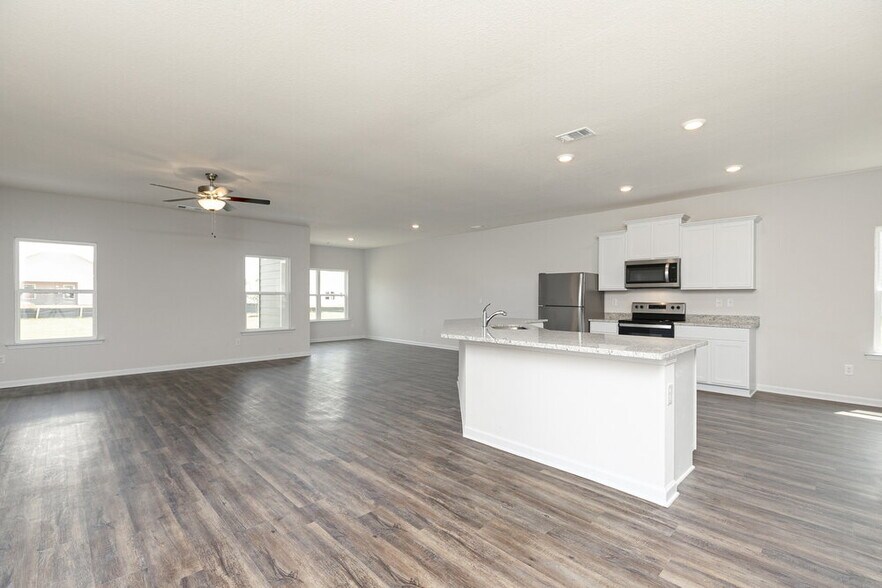 Building Photo - 1405 Sodbuster Dr