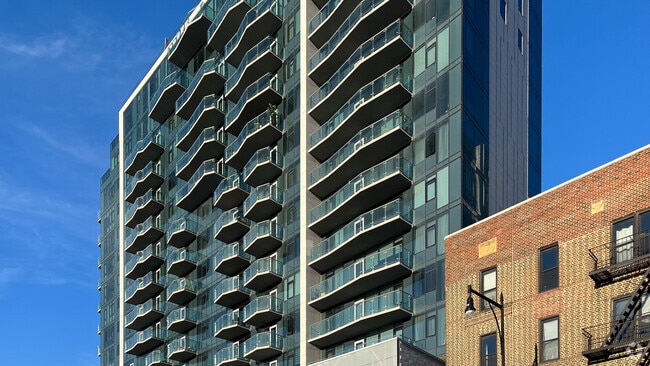 Building Photo - Tangram House