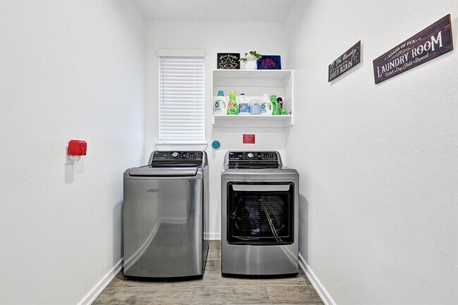 Building Photo - 7006 Winterberry Gln Ln