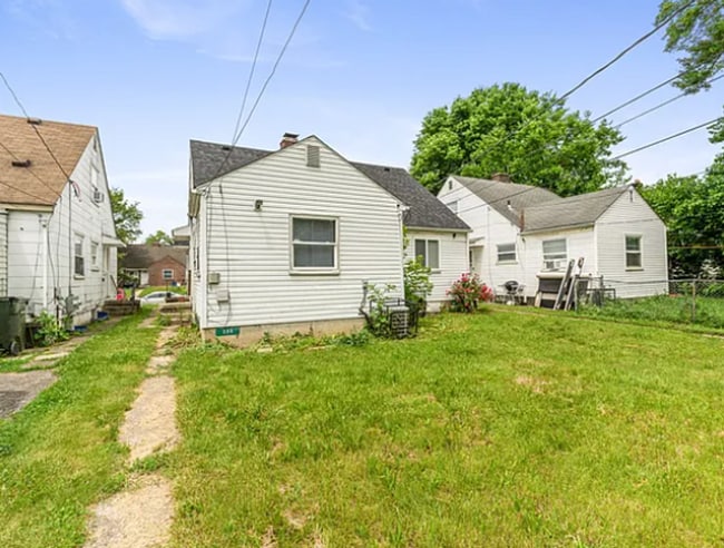 Building Photo - 388 S Powell Ave