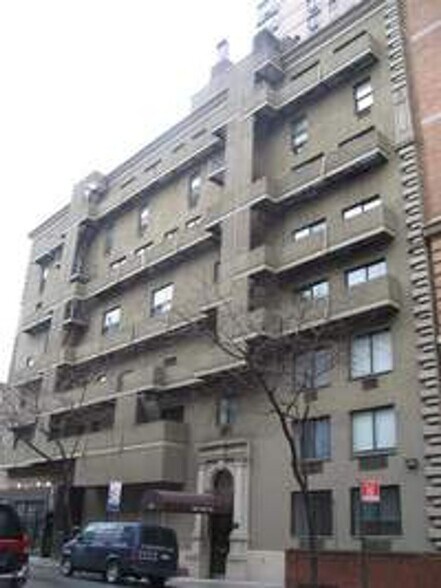 Building Photo - 160 E 26th St