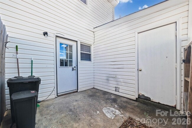 Building Photo - 7906 Oak Meadow Ct