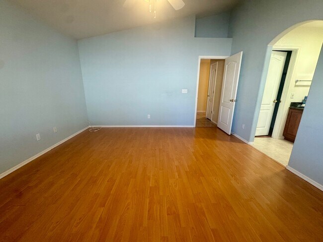 Building Photo - 1980 W Cholla Estate Dr