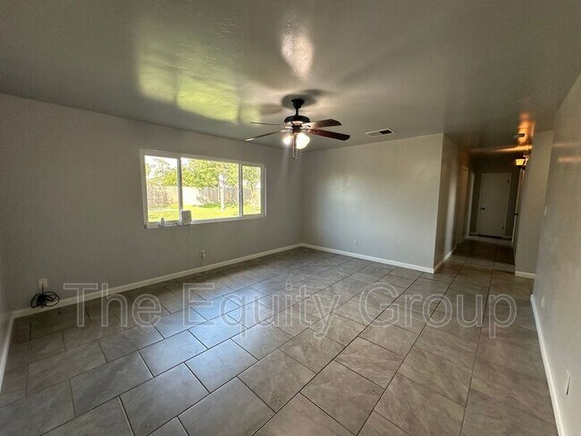 Building Photo - 4122 W Monte Vista Ave