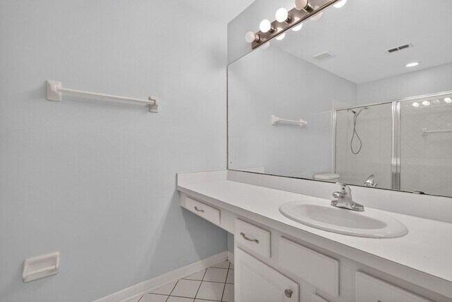 Building Photo - 3025 Andover Ct
