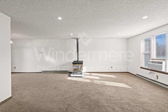 Building Photo - **Half Off first full month special** Fantastic 3-Bedroom Home In Liberty Lake