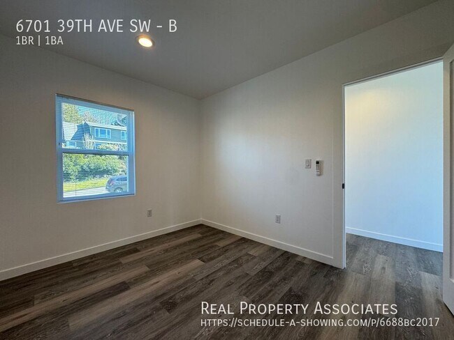 Building Photo - 6701 39th Ave SW