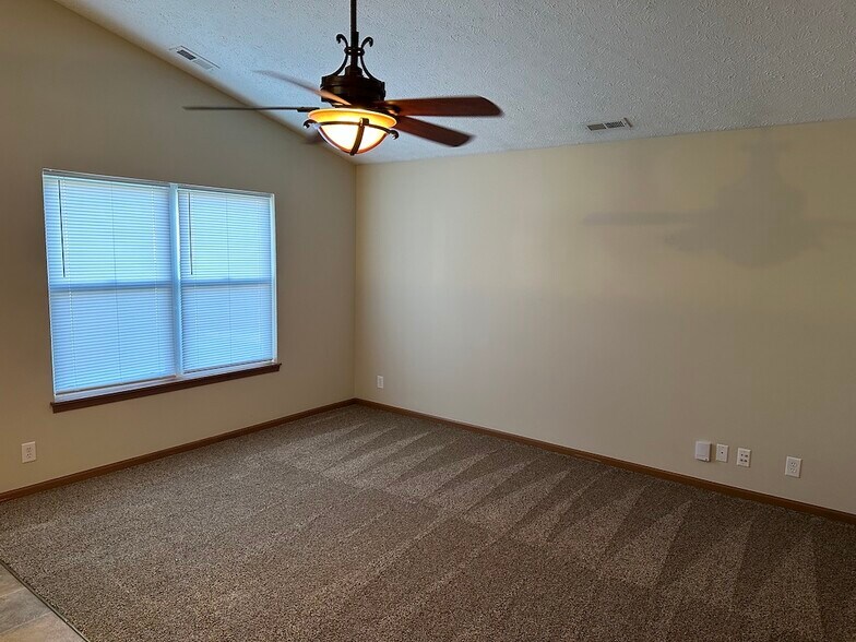 Building Photo - 1128 Sourgum Lane