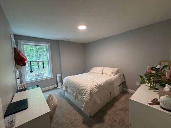 Building Photo - 13A Cedar Ridge Dr