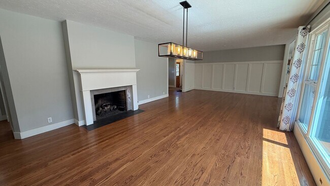 Building Photo - 3010 SW Underwood Dr