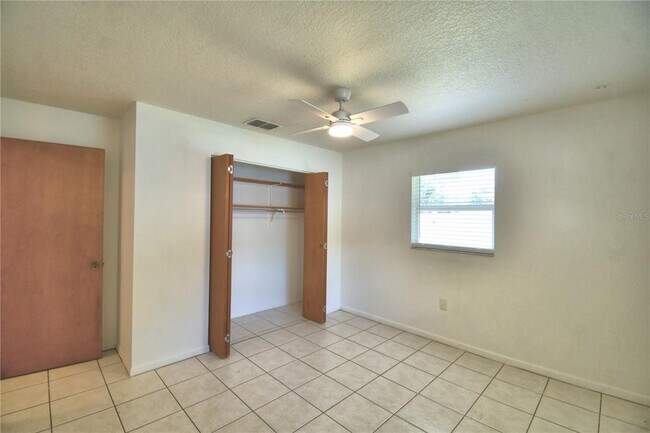 Building Photo - 914 Grape Ave