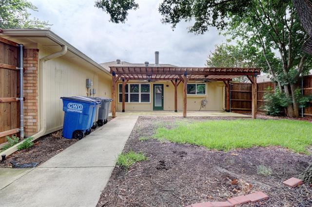 Building Photo - 1321 Clover Dr
