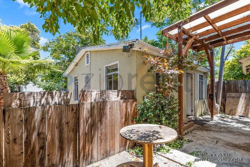 Primary Photo - 436 N 7th St