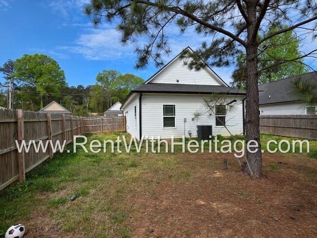 Building Photo - Awesome Ranch / Popular Carrollton Schools/ Near Adamson Square