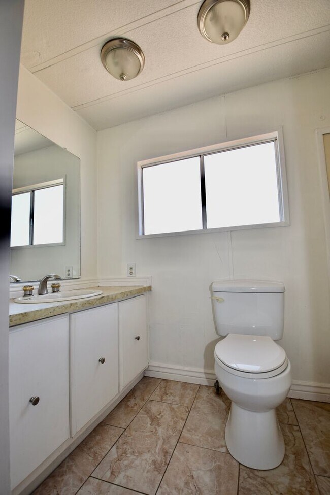 Building Photo - 3 bed 2 bath Mesa home in a quiet neighbor...
