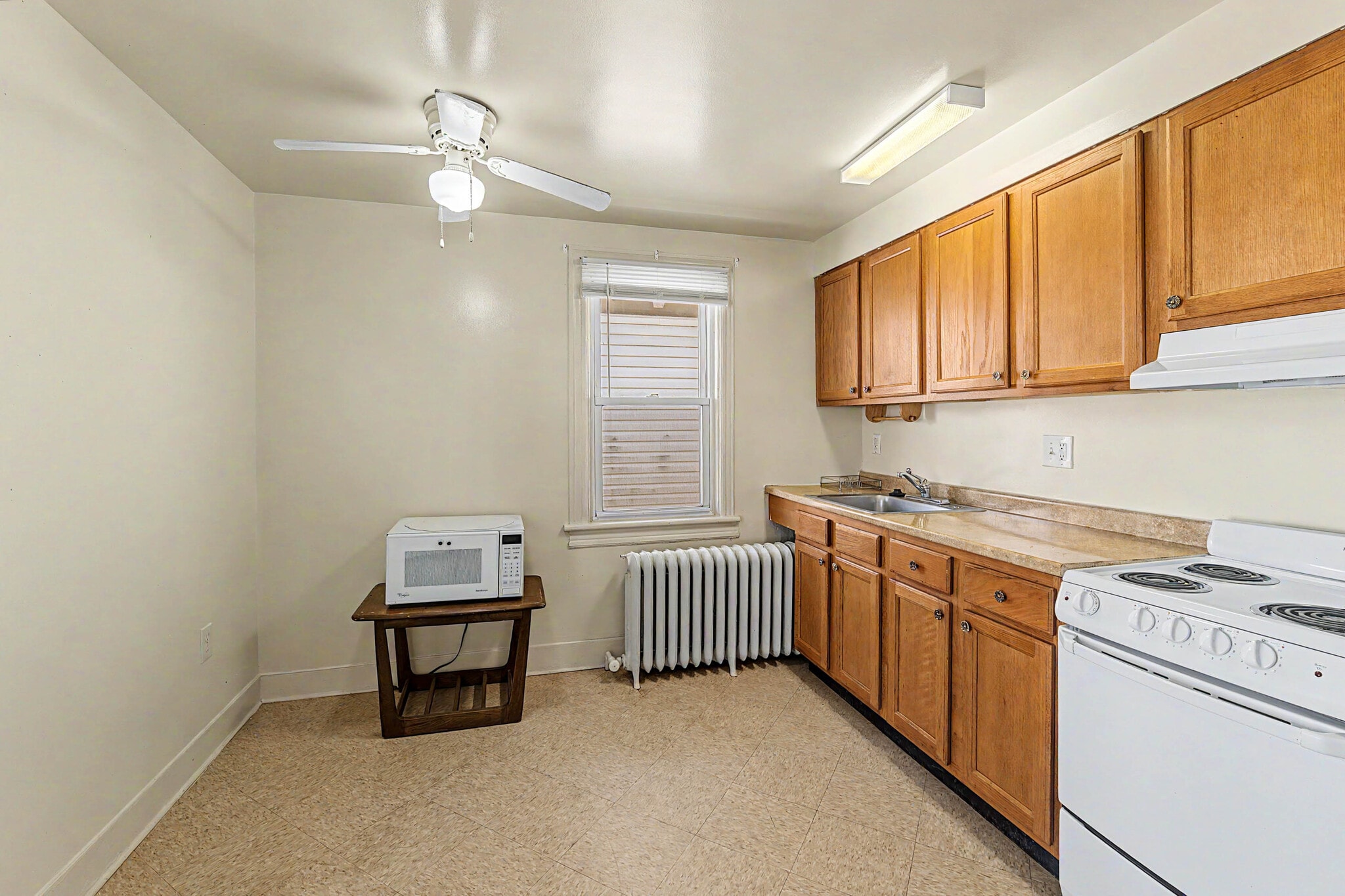 Building Photo - 25 S Kingston Ave