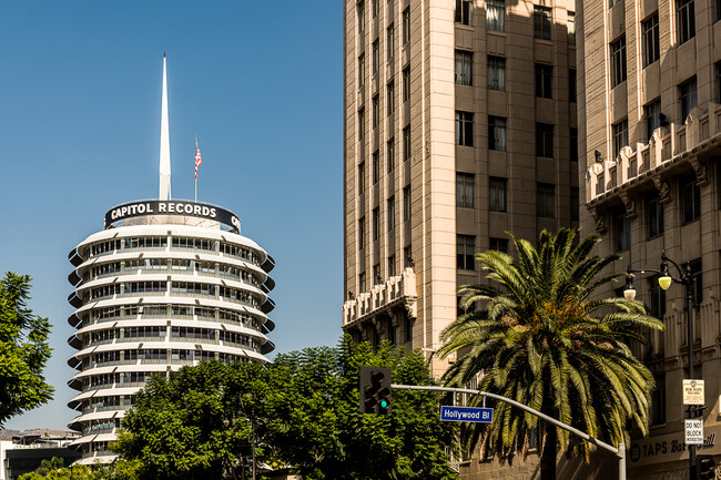 Building Photo - 6253 Hollywood Blvd