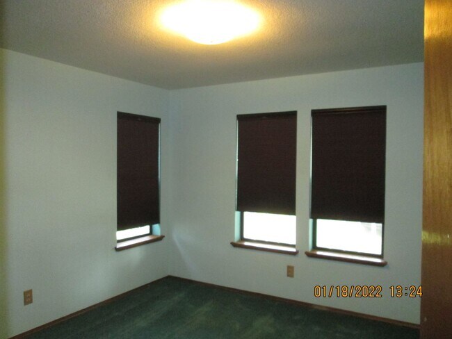 Building Photo - 527 N Washington St