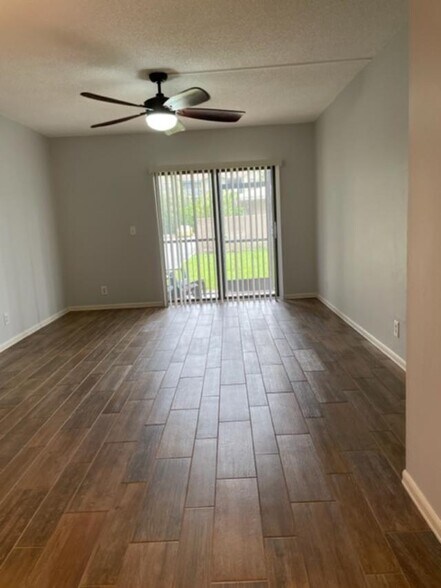 Living/Patio - 3710 N Pine Island Rd