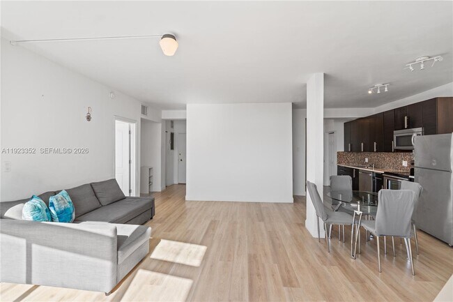 Building Photo - 7135 Collins Ave