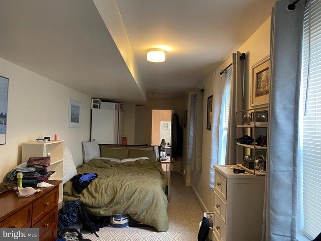 Building Photo - 229 S Ann St