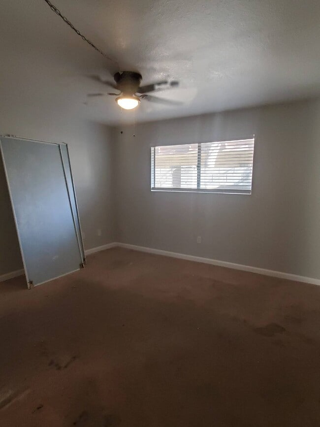 Building Photo - Coming Soon: Charming 2-Bed, 1-Bath Apartment!