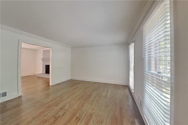 Building Photo - 5340 Bannergate Dr
