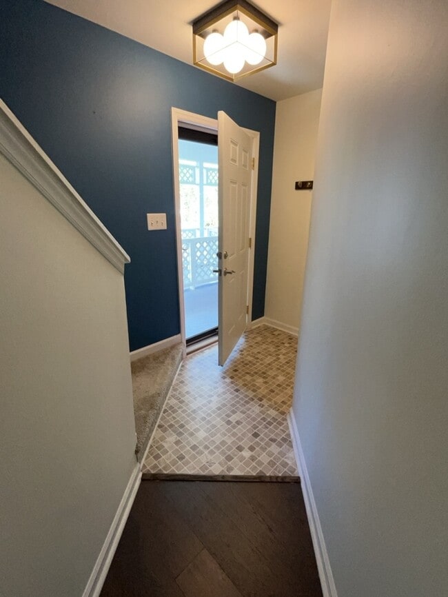 Building Photo - Charming 2-Bedroom Loft-Style Condo in a P...