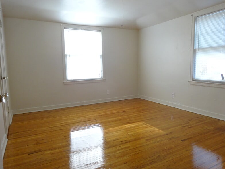 Mstr. Bdrm. - 615 Starin Ave