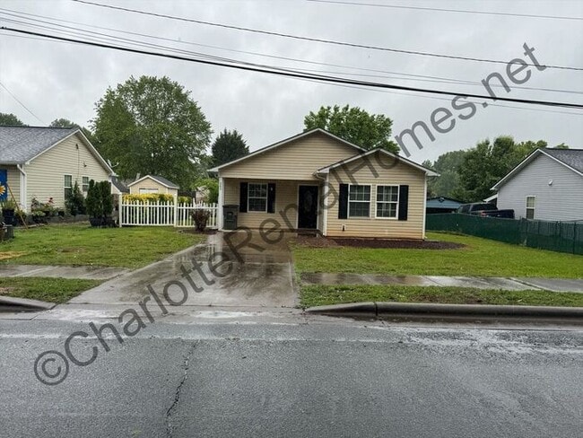 Primary Photo - Spacious 4 bedroom home in Concord that's ...