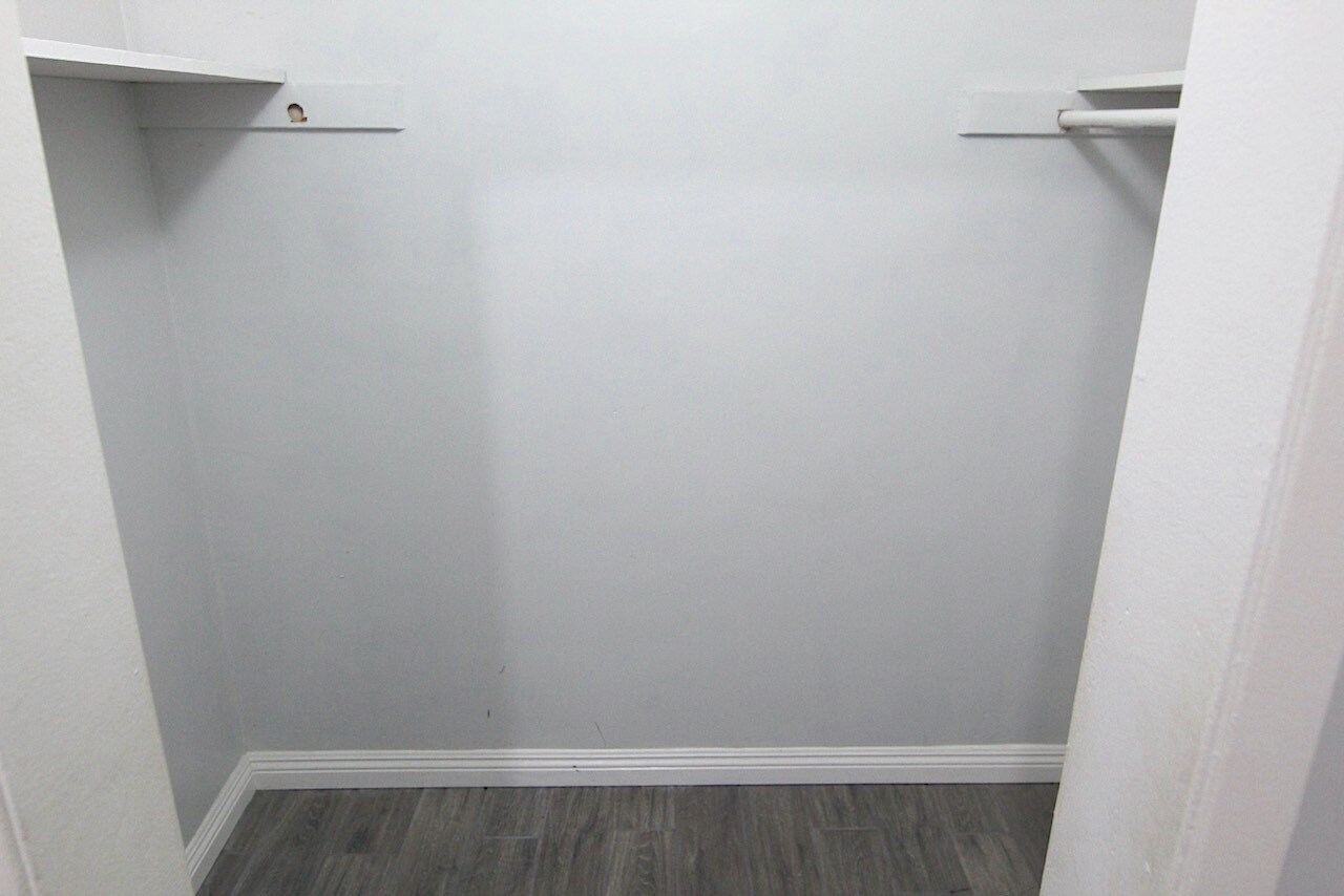 Building Photo - 3247 W Century Blvd