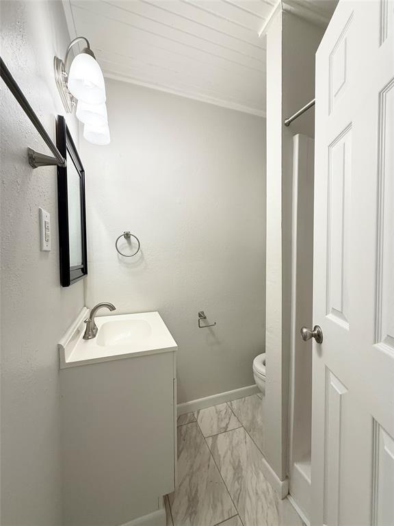 Building Photo - 1220 Chevy Chase Dr