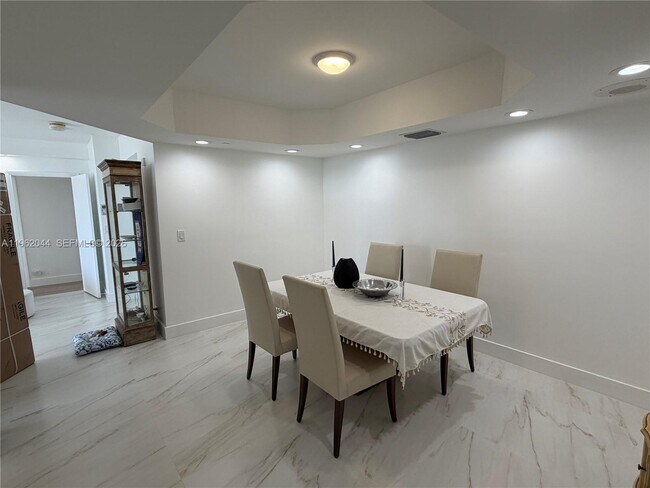 Building Photo - 20191 E Country Club Dr