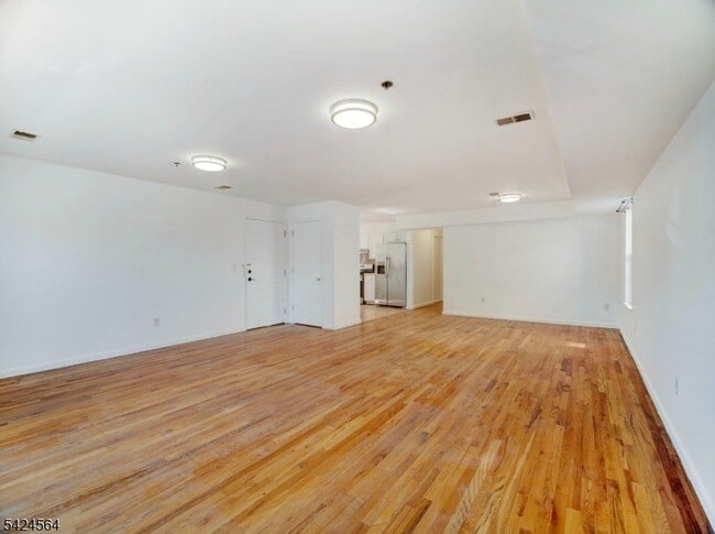 Building Photo - 54 Bragaw Ave